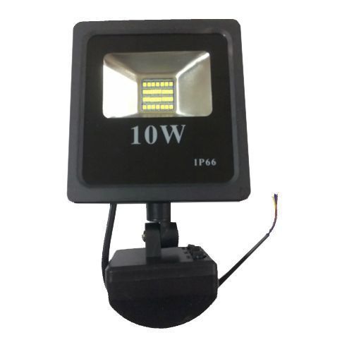 Светодиодный прожектор SMD 10 ватт 12/24В с датчиком движения в уличном корпусе
